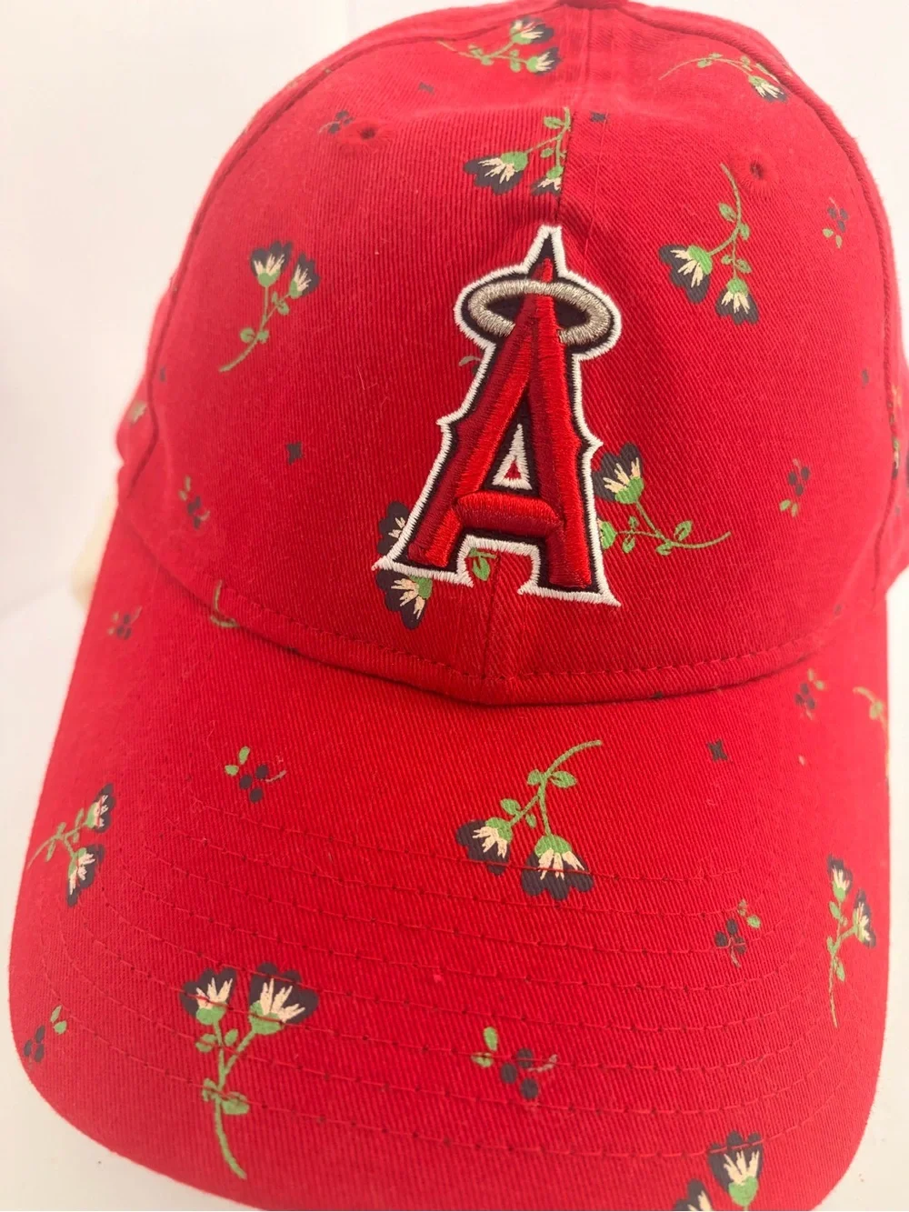 🥀Red Floral Baseball Cap with Embroidered 'A' Logo